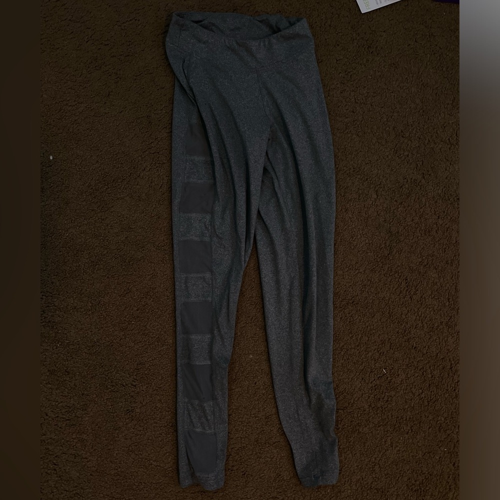 gray leggings